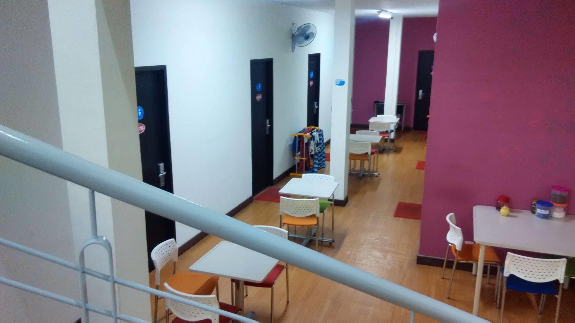 Cx Hostel Kuta Raya Eksteriør bilde