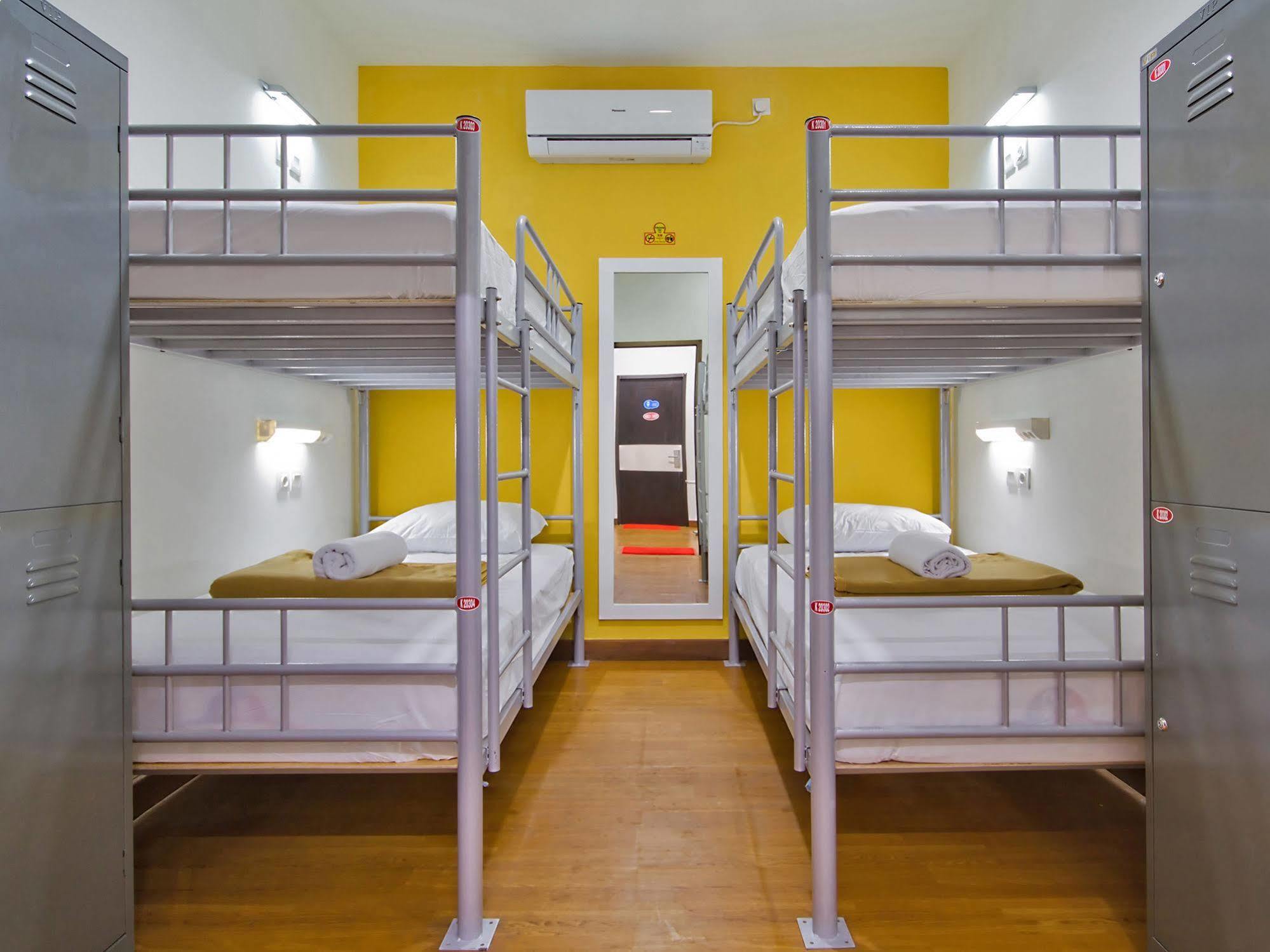 Cx Hostel Kuta Raya Eksteriør bilde