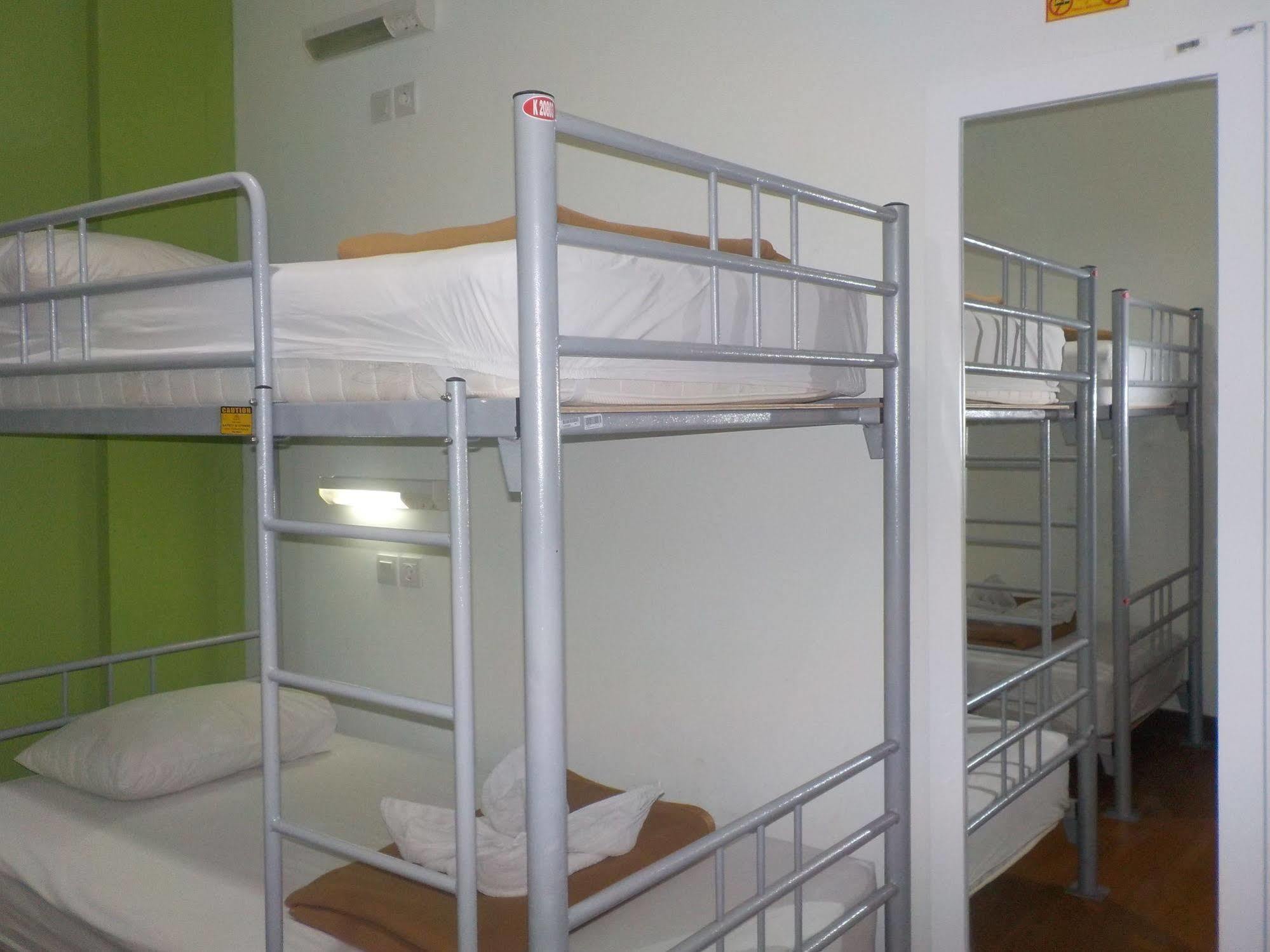 Cx Hostel Kuta Raya Eksteriør bilde